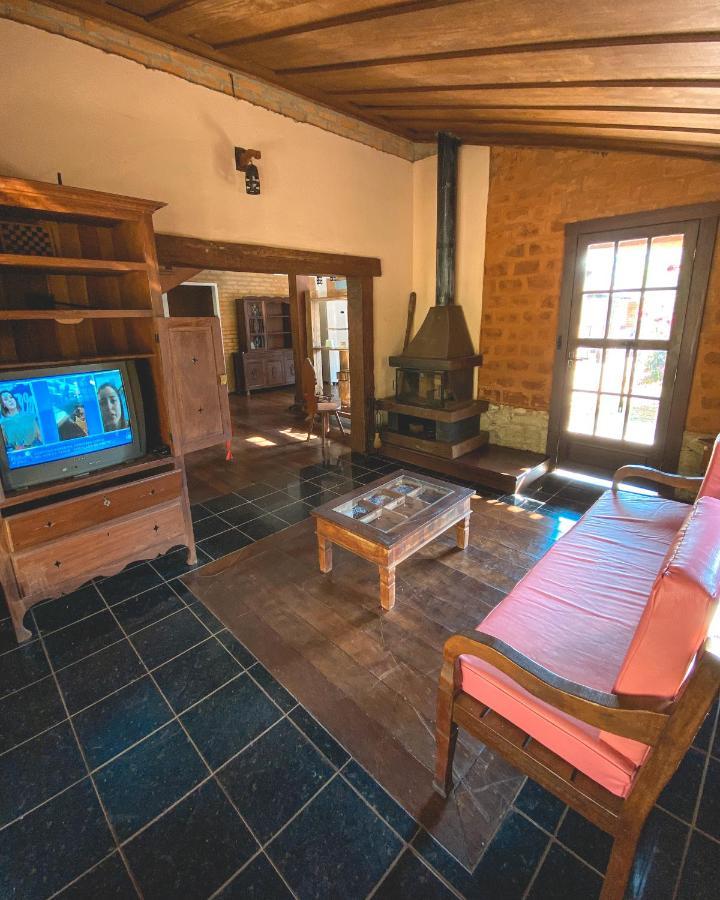 Em Tiradentes, Minas Gerais, Casa Tipica E Espacosa Em Terreno Arborizado المظهر الخارجي الصورة